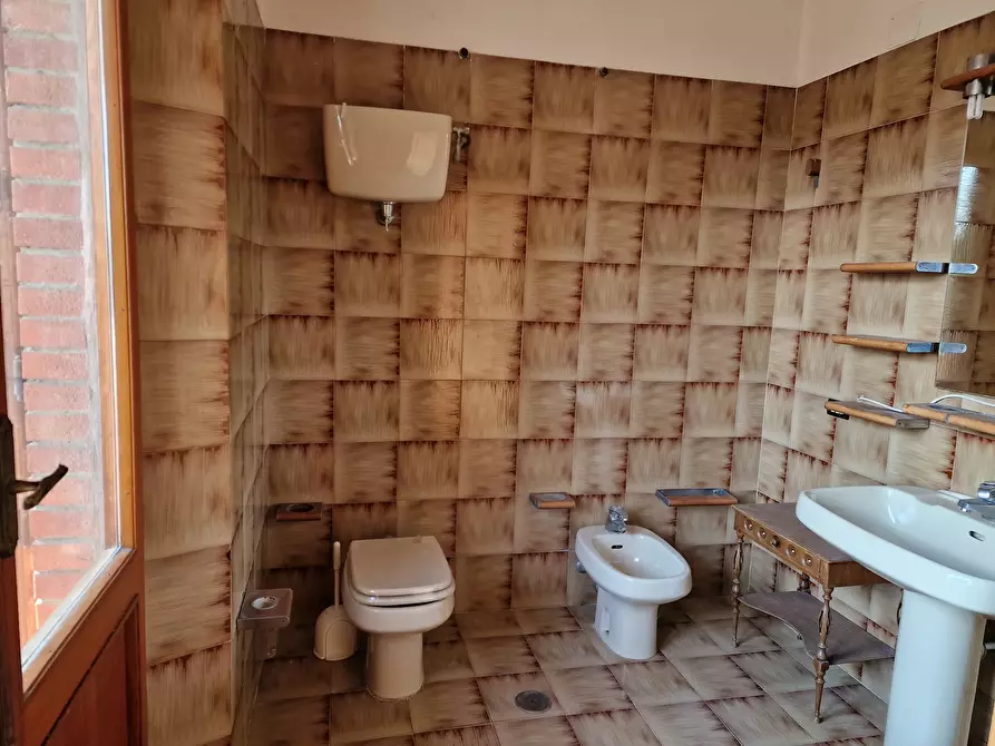 Immagine 26 di Villa in vendita  in Viale Perugia 37 a Castiglione Del Lago