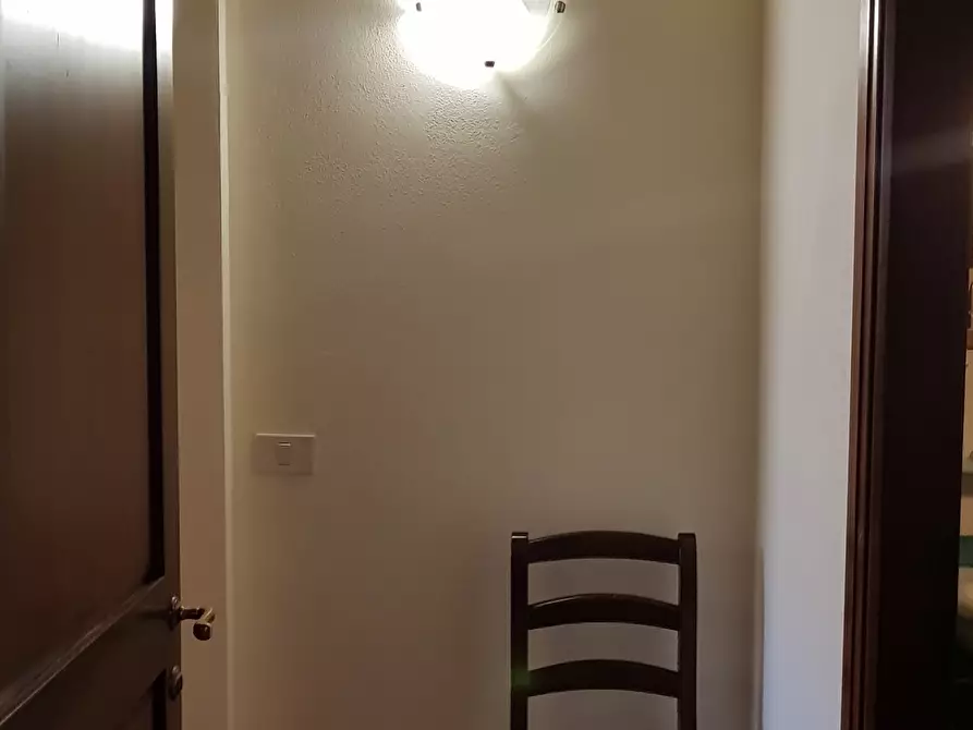 Immagine 26 di Trilocale in vendita  a Cortona