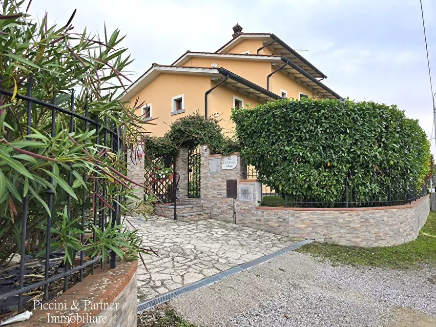 Immagine 1 di Villa in vendita  in C.a. Monsigliolo a Cortona