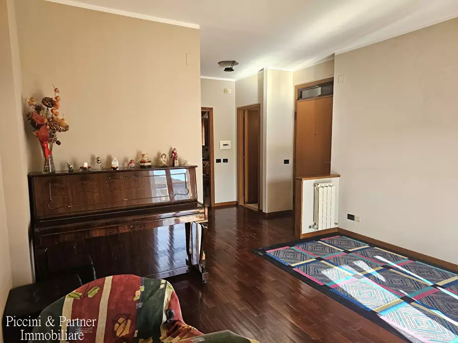 Immagine 1 di Pentalocale in vendita  in Via Ardigò a Perugia