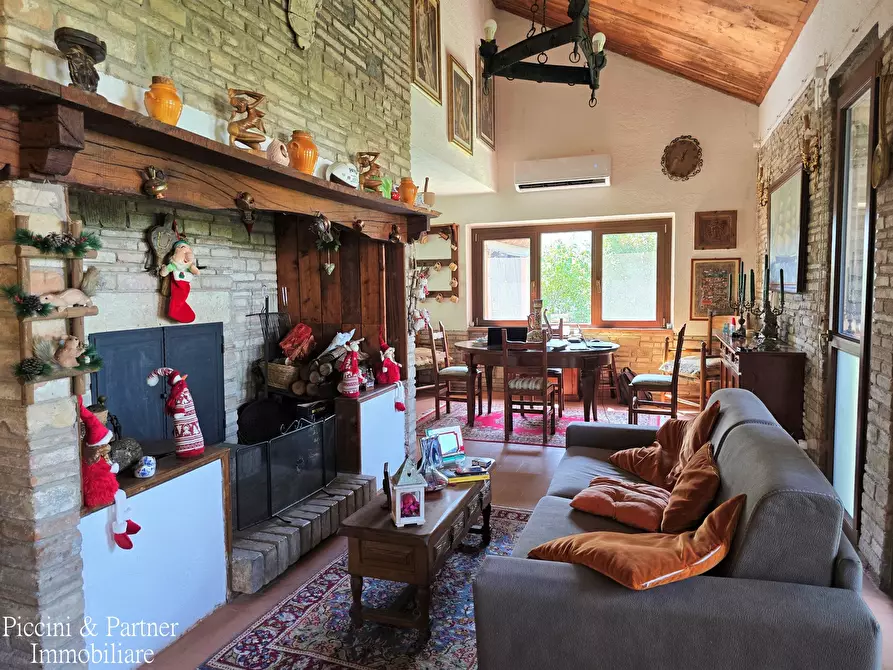 Immagine 12 di Villa in vendita  in Via IV Novembre 15 a Passignano Sul Trasimeno