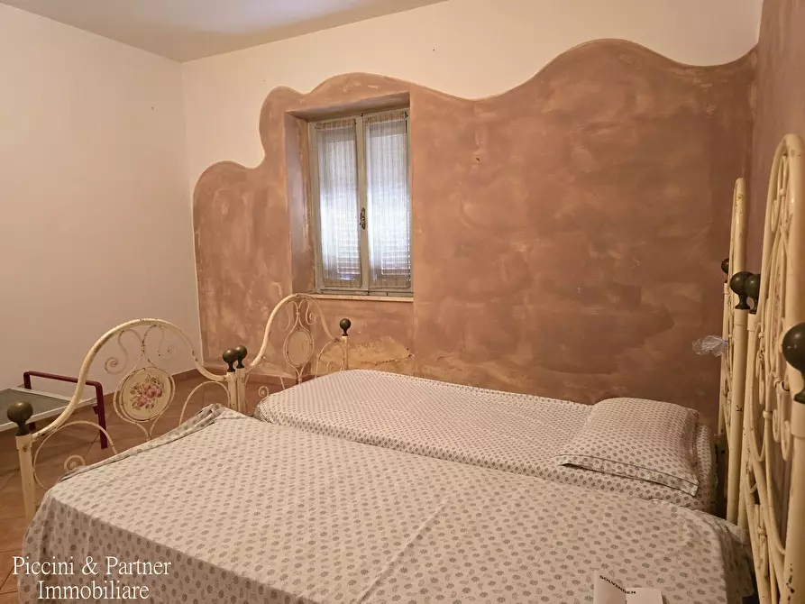 Immagine 10 di Rustico / casale in vendita  in Frazione Paradiso a Assisi