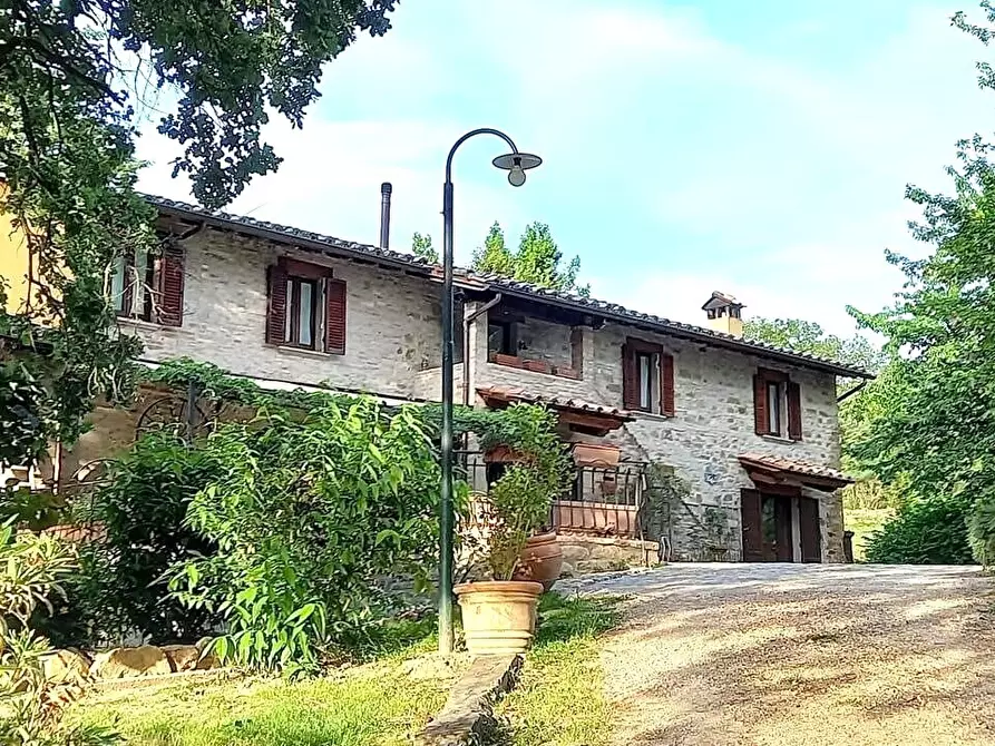 Immagine 1 di Rustico / casale in vendita  in Strada Ponte Resina - Monte Acutello 1 a Perugia