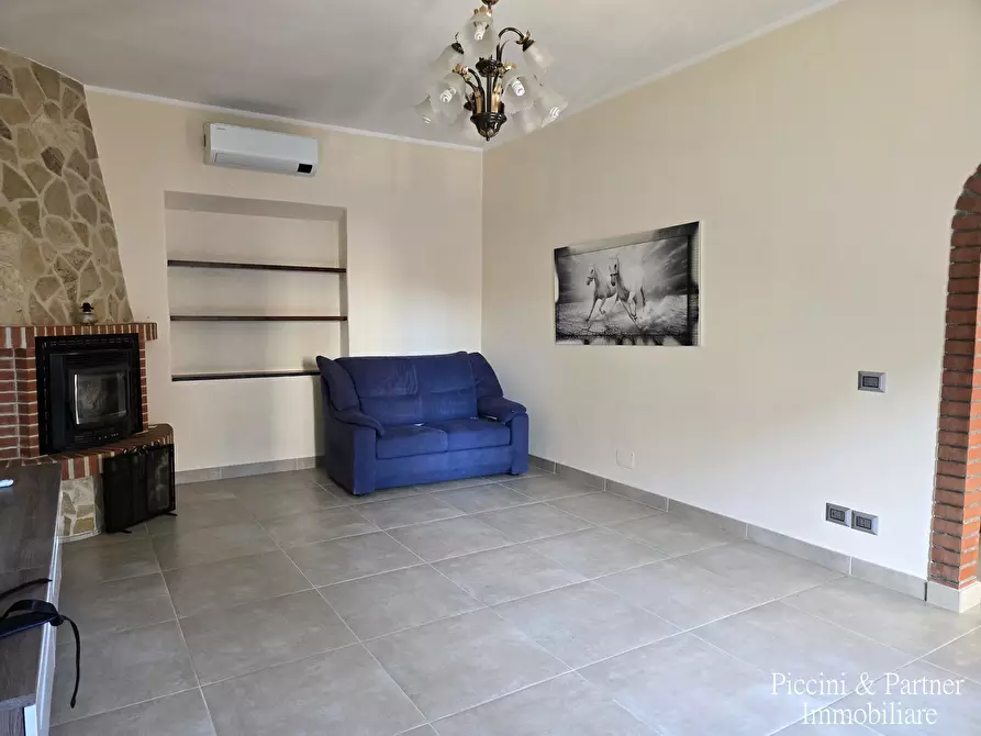 Immagine 5 di Casa bifamiliare in vendita  in Piazzale Umbria a Castiglione Del Lago