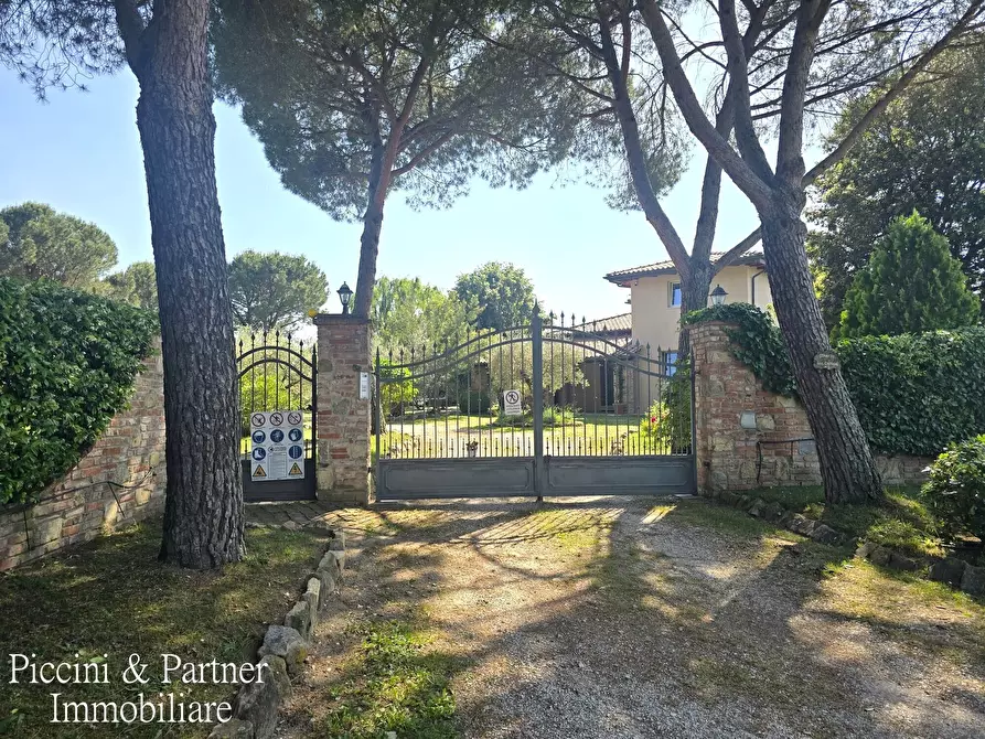 Immagine 1 di Villa in vendita  in Località Castagni 2 a Castiglione Del Lago
