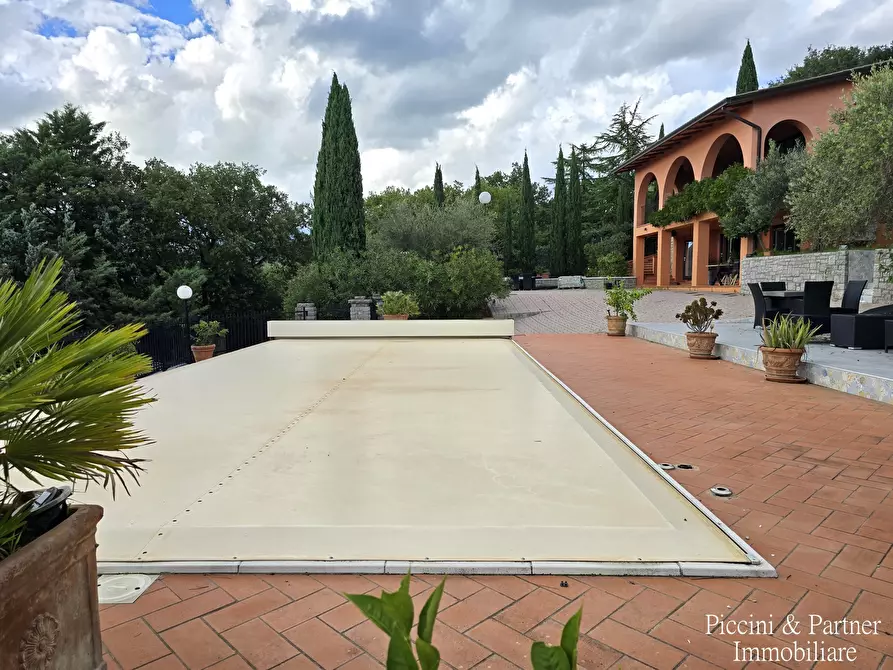 Immagine 81 di Villa in vendita  in Via dei Romani a Magione