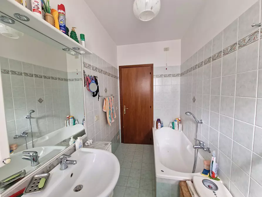 Immagine 35 di Porzione di casa in vendita  in Via Fioretti a Castiglione Del Lago