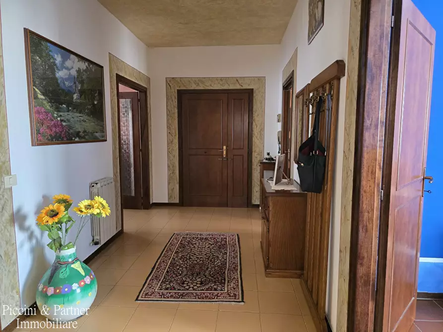 Immagine 49 di Pentalocale in vendita  in Via Italia a Torrita Di Siena