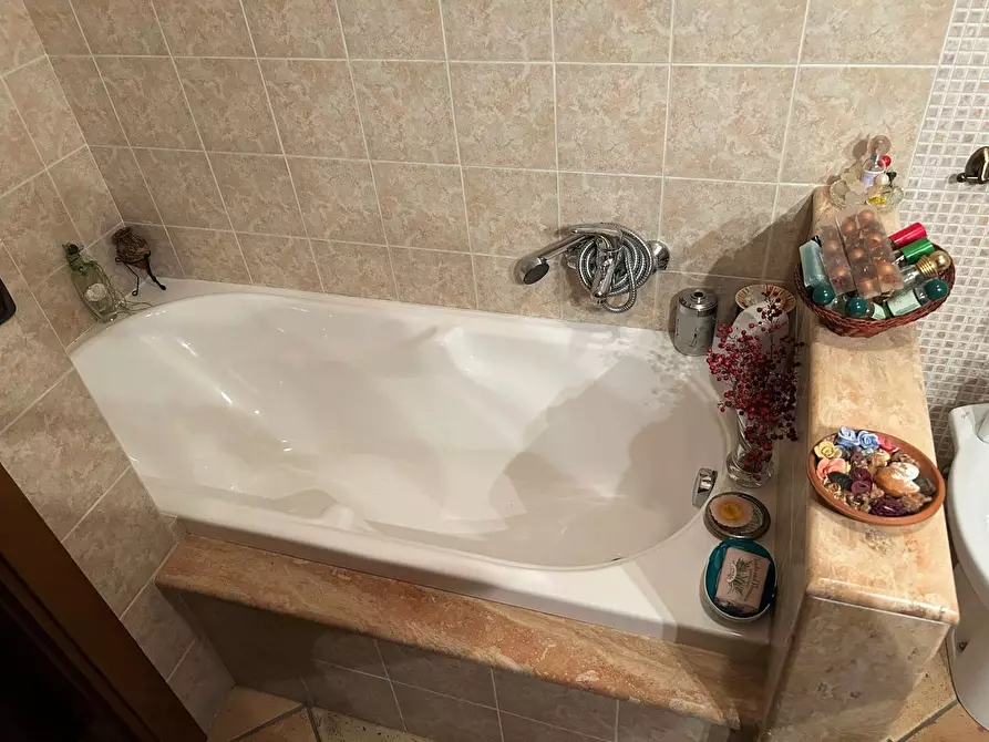 Immagine 29 di Casa trifamiliare in vendita  in Via Bagnolo a Castiglione Del Lago