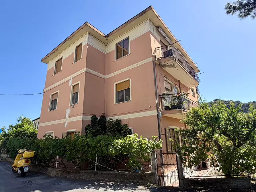 Immagine 20 di Bilocale in vendita  in Via Paolo Borsellino 9 a Diano Castello