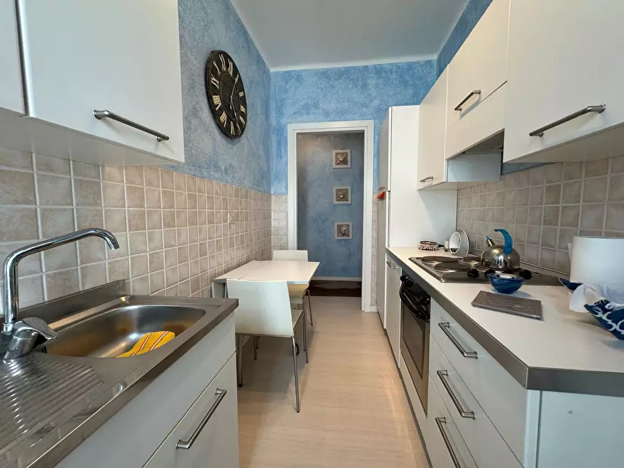 Immagine 11 di Bilocale in vendita  in Via Pietralunga 4 a San Remo