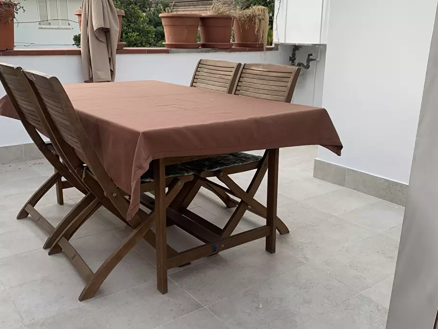 Immagine 13 di Trilocale in affitto  a Pietrasanta