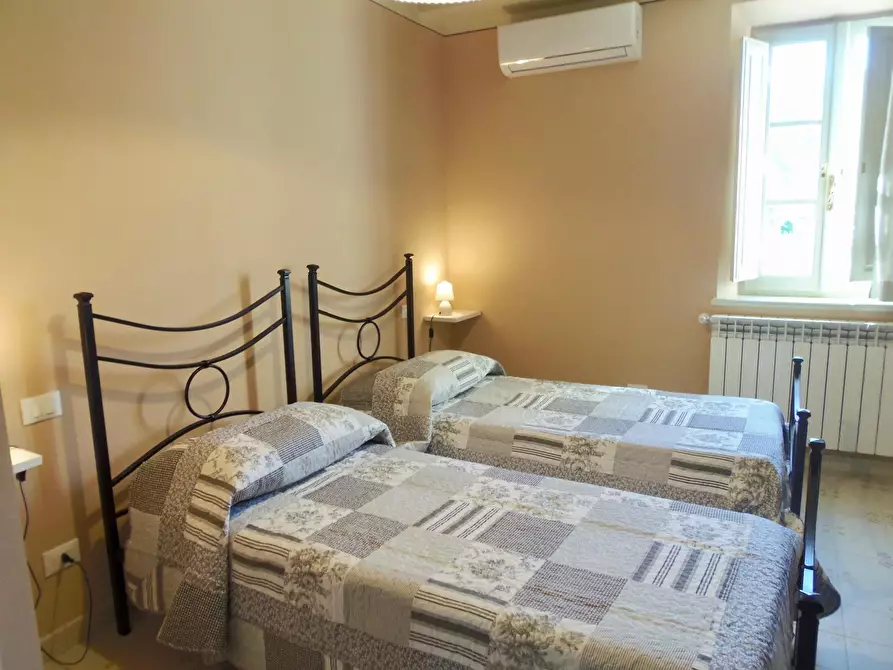 Immagine 18 di Casa semindipendente in affitto  a Camaiore