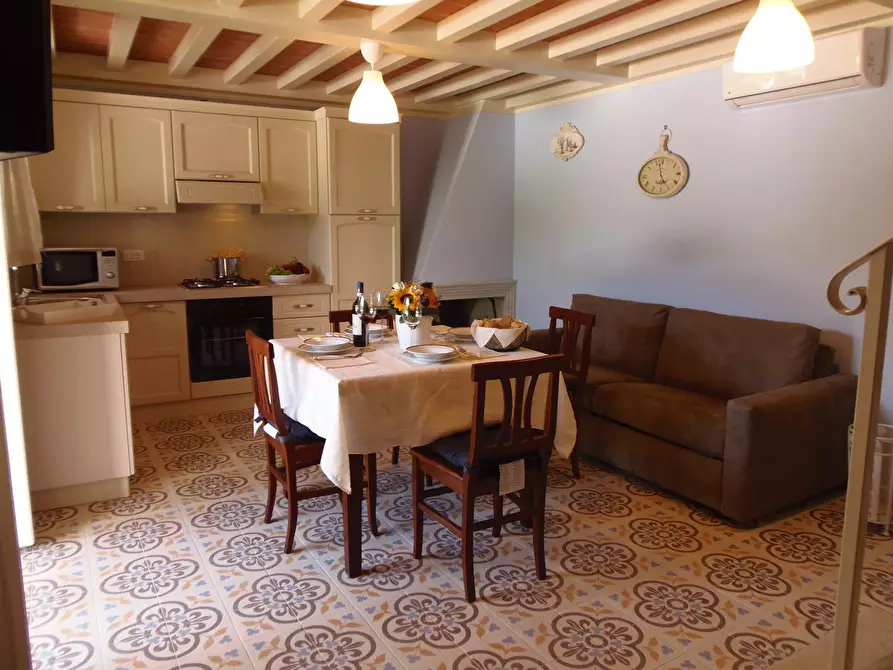 Immagine 14 di Casa semindipendente in affitto  a Camaiore