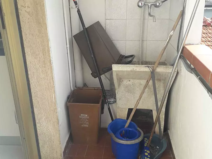 Immagine 14 di Trilocale in affitto  a Viareggio