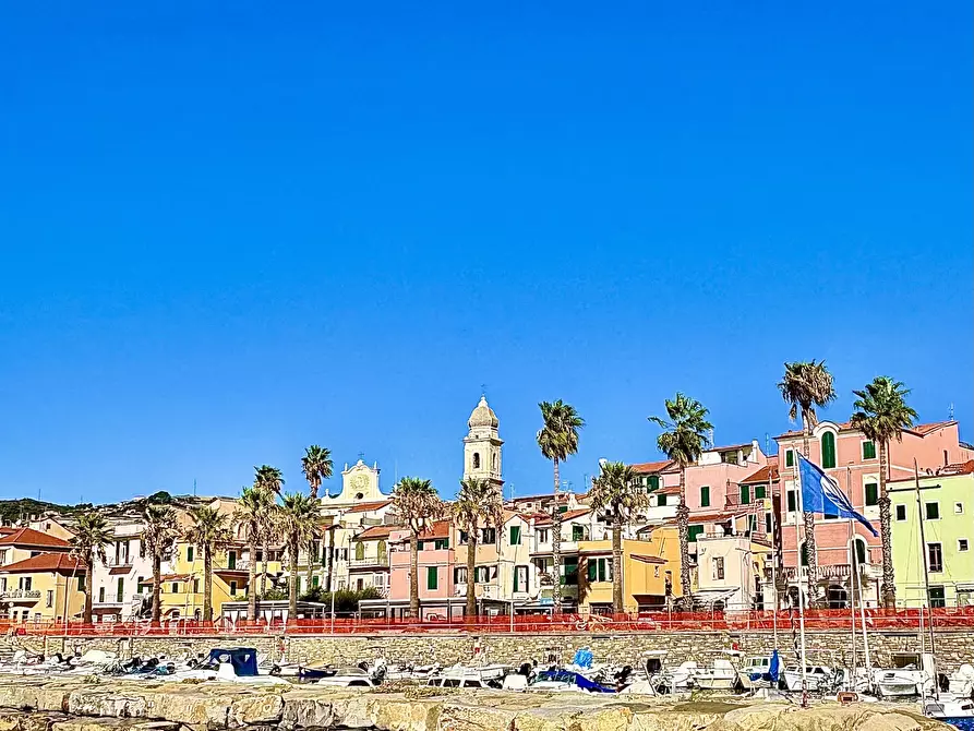 Immagine 37 di Monolocale in vendita  in Via Allavena a Riva Ligure