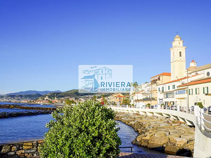 Immagine 38 di Trilocale in vendita  in Via Aurelia Ponente 86 a Santo Stefano Al Mare