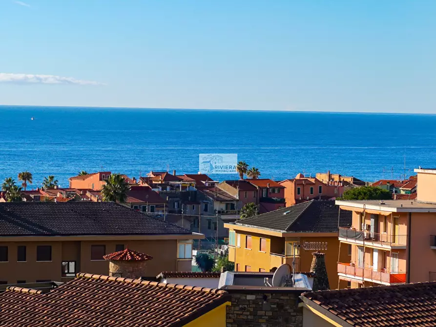 Immagine 27 di Bilocale in vendita  in Via Aurelia Ponente 102 Bis a Santo Stefano Al Mare