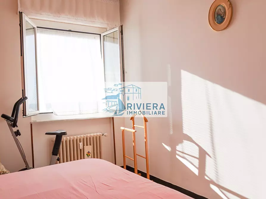 Immagine 16 di Trilocale in vendita  in Via Aurelia Ponente 86 a Santo Stefano Al Mare