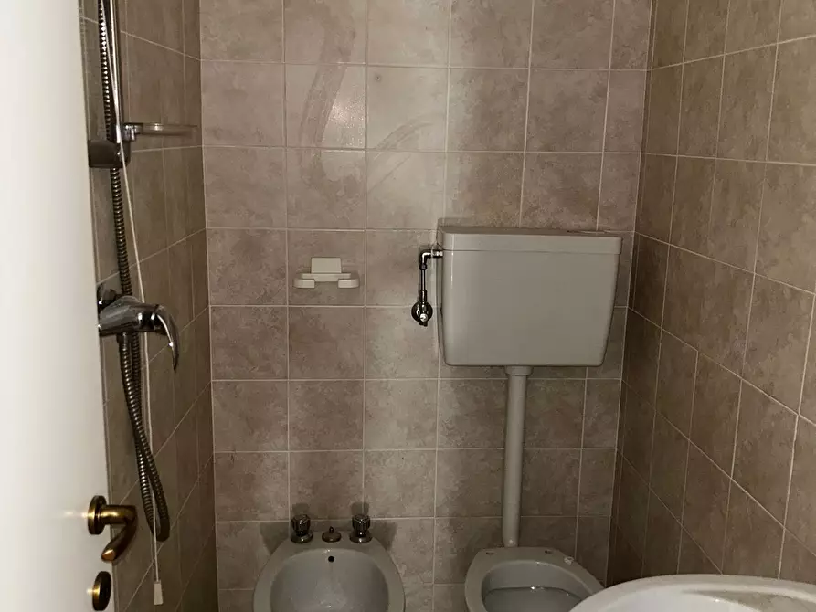 Immagine 14 di Trilocale in affitto  in Via Agorai a Lanciano