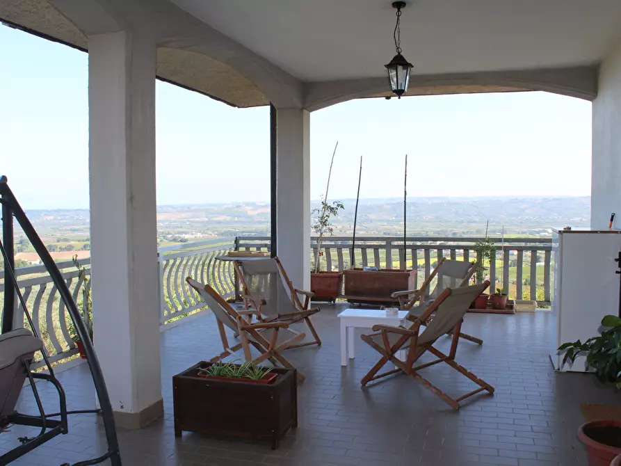 Immagine 1 di Pentalocale in vendita  in Via Borgata Pozzo 12 a Santa Maria Imbaro