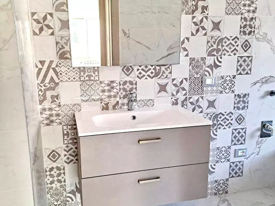 Immagine 14 di Pentalocale in vendita  in Via Martiri VI Ott. 17 a Lanciano