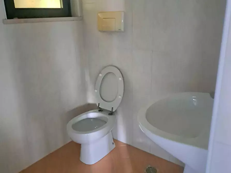 Immagine 9 di Capannone industriale in affitto  in via san rocco 64 a San Vito Chietino