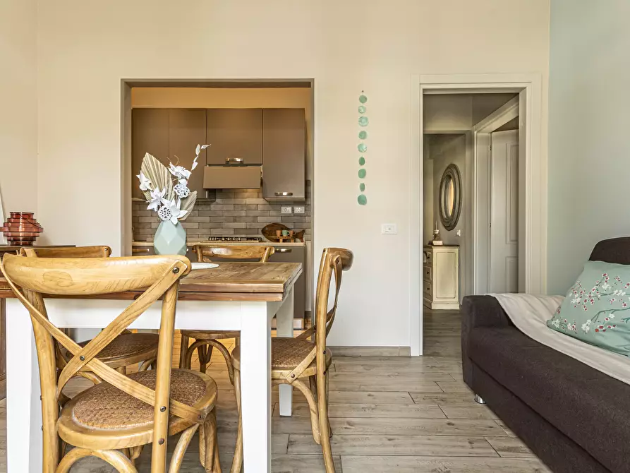 Immagine 2 di Villa in vendita  in Viale della Vittoria a Cecina