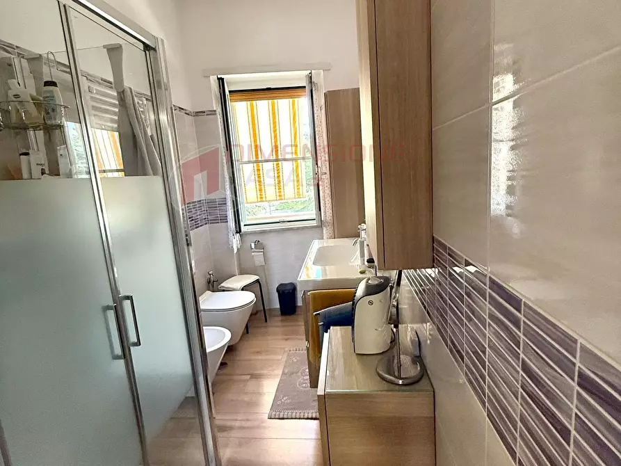 Immagine 10 di Quadrilocale in vendita  in Via Massa di San GiulianoVia di Massa San Giuliano a Roma