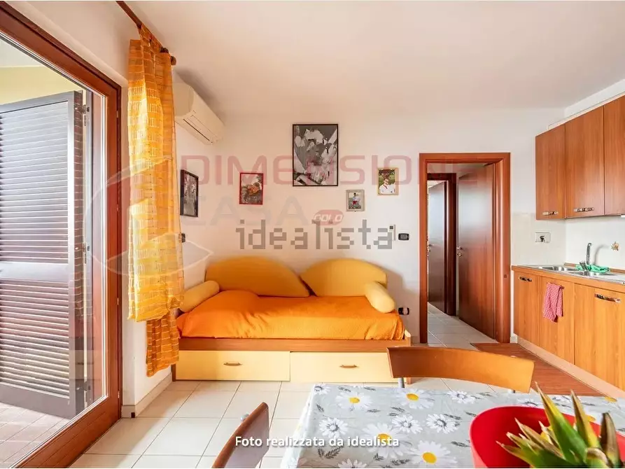 Immagine 7 di Bilocale in vendita  in Via Roccaspinalveti a Roma