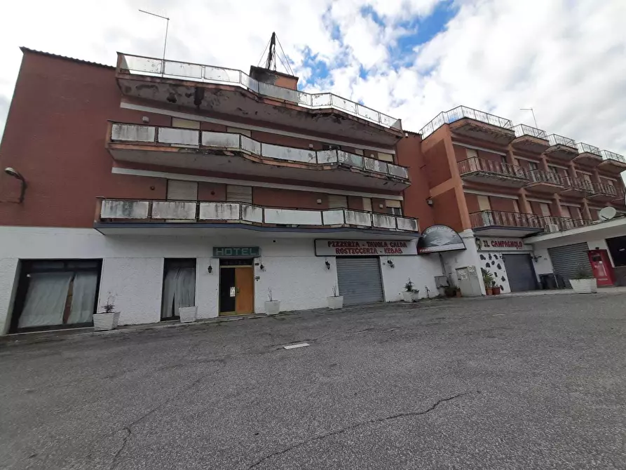 Immagine 10 di Palazzo in vendita  in Via Flaminia 5 a Morlupo