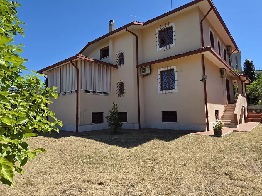 Immagine 60 di Villa in vendita  in Via Aldo Moro 11 a Castelnuovo Di Porto