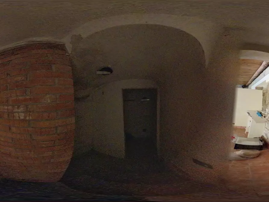 Immagine 35 di Locale commerciale in vendita  in Largo G. Roncacci 9 a Morlupo