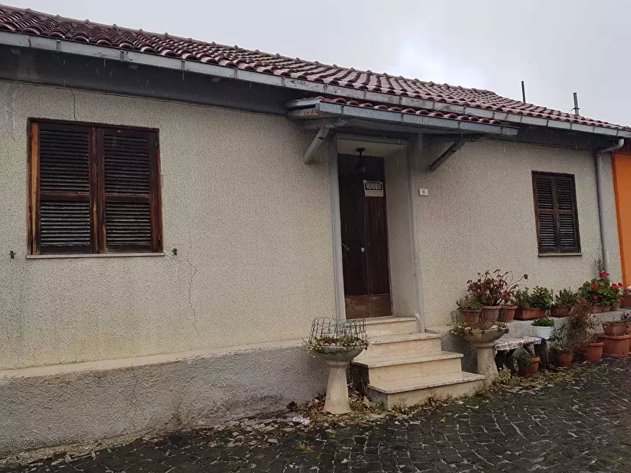 Immagine 1 di Casa indipendente in vendita  in Via Piane Sante 6 a Castellafiume