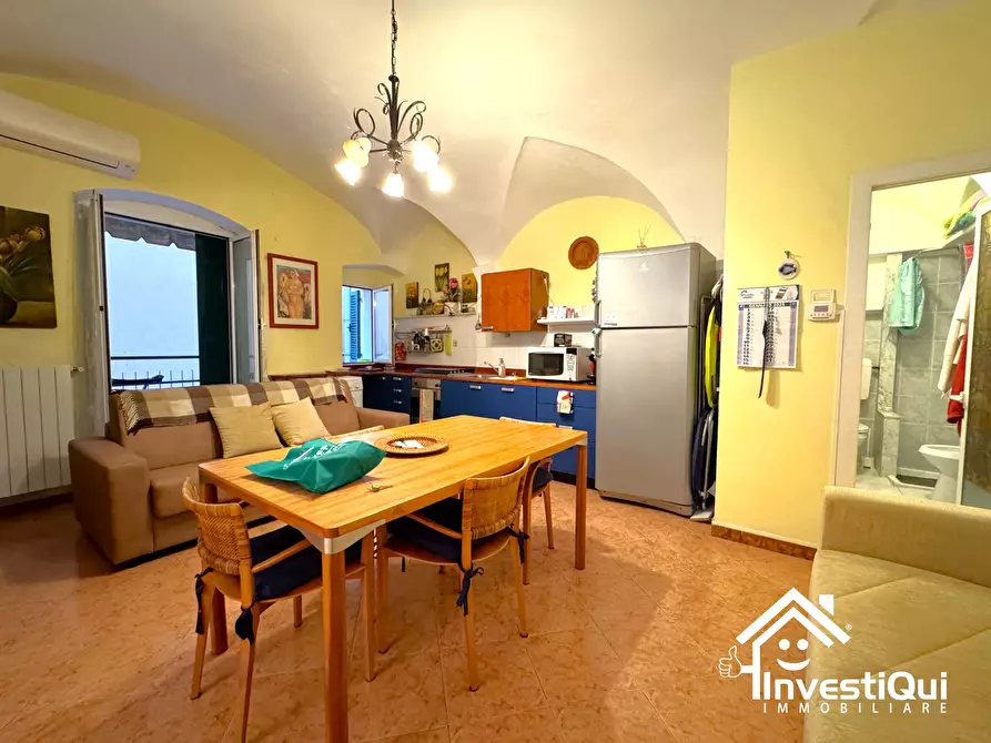 Immagine 5 di Bilocale in vendita  in Via Giobatta Chiappe 34 a Pietra Ligure