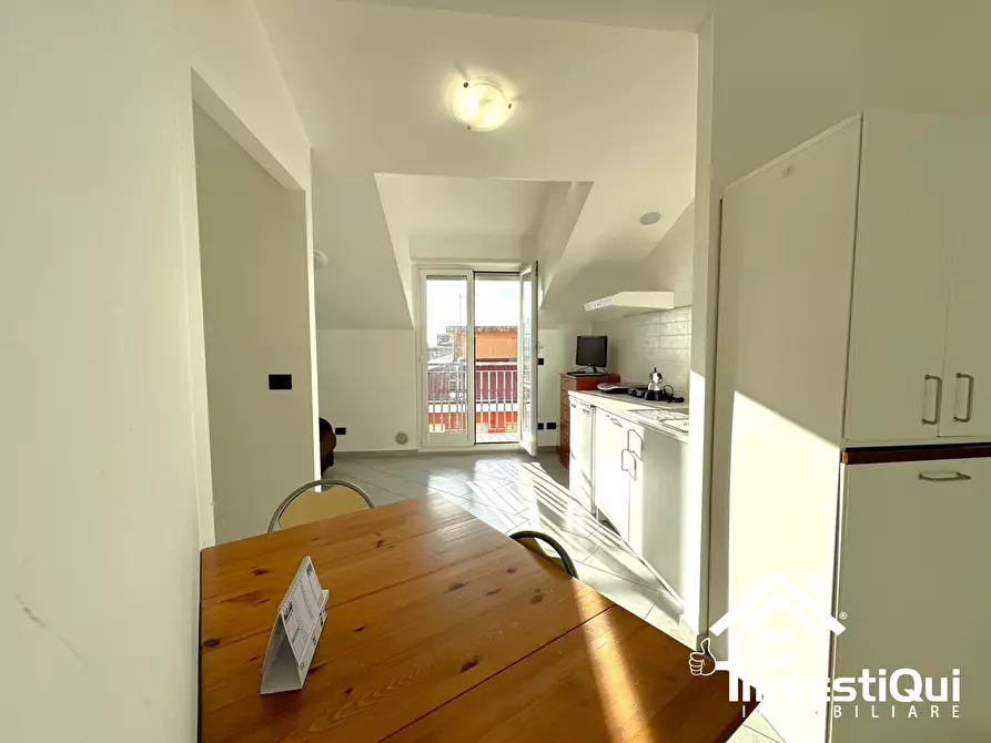 Immagine 11 di Bilocale in vendita  in Viale della Repubblica 60 a Pietra Ligure