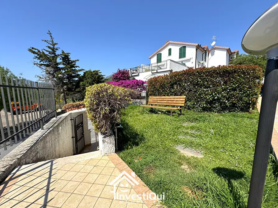 Immagine 24 di Bilocale in vendita  in Via N. Paganini 46 a Pietra Ligure