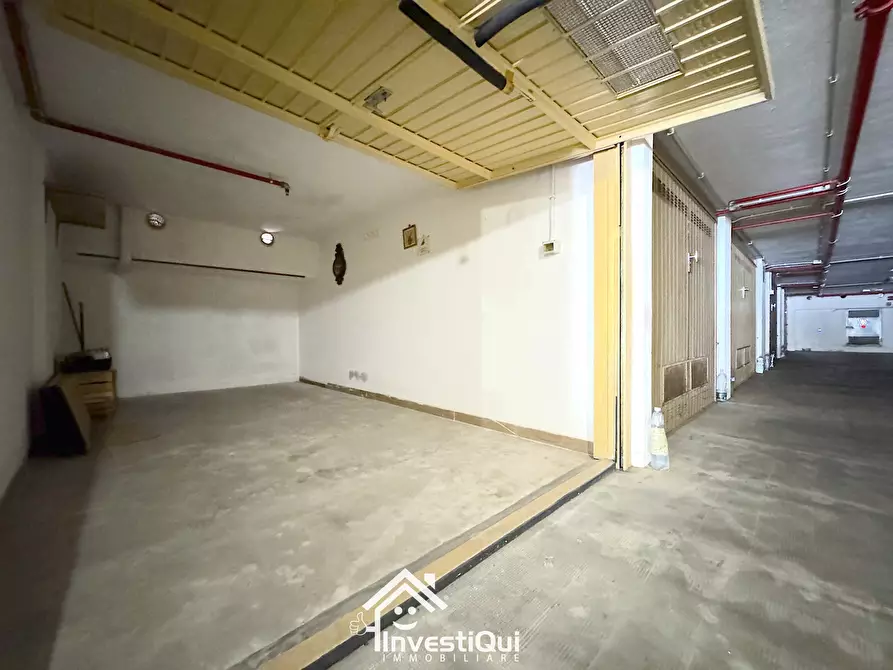 Immagine 7 di Garage in vendita  in Via Milano 303 a Pietra Ligure