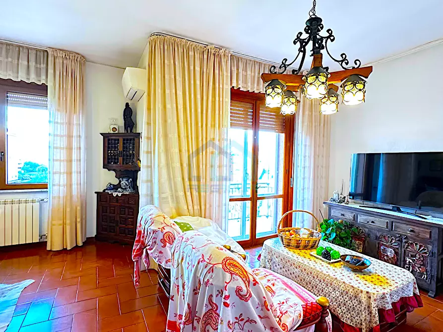 Immagine 3 di Appartamento in vendita  in Via Fratelli Grondona 18 a Savona