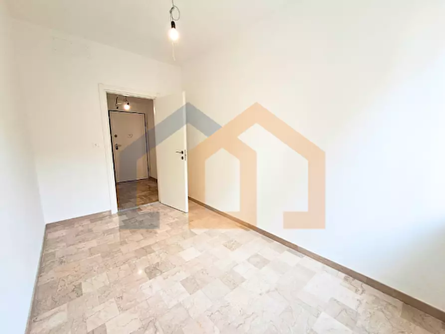 Immagine 11 di Trilocale in vendita  in Via de Mari 7 a Savona