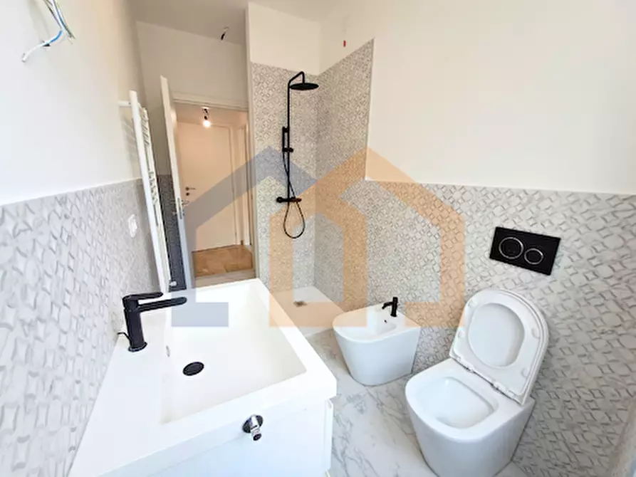 Immagine 13 di Trilocale in vendita  in Via de Mari 7 a Savona