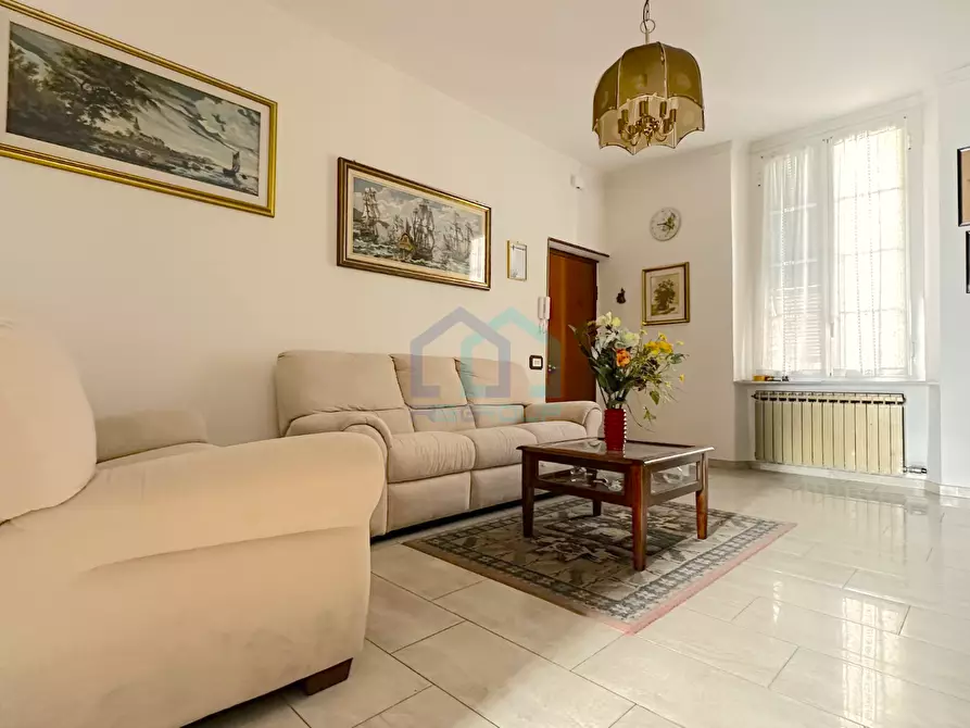 Immagine 2 di Pentalocale in vendita  in Via Piave 25 a Savona