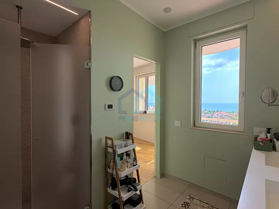 Immagine 16 di Attico in vendita  in Via Donatello a Albenga