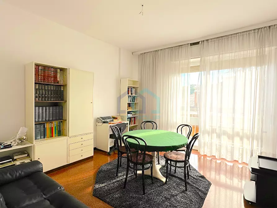 Immagine 4 di Pentalocale in vendita  in Via San Francesco D'Assisi 4a a Savona