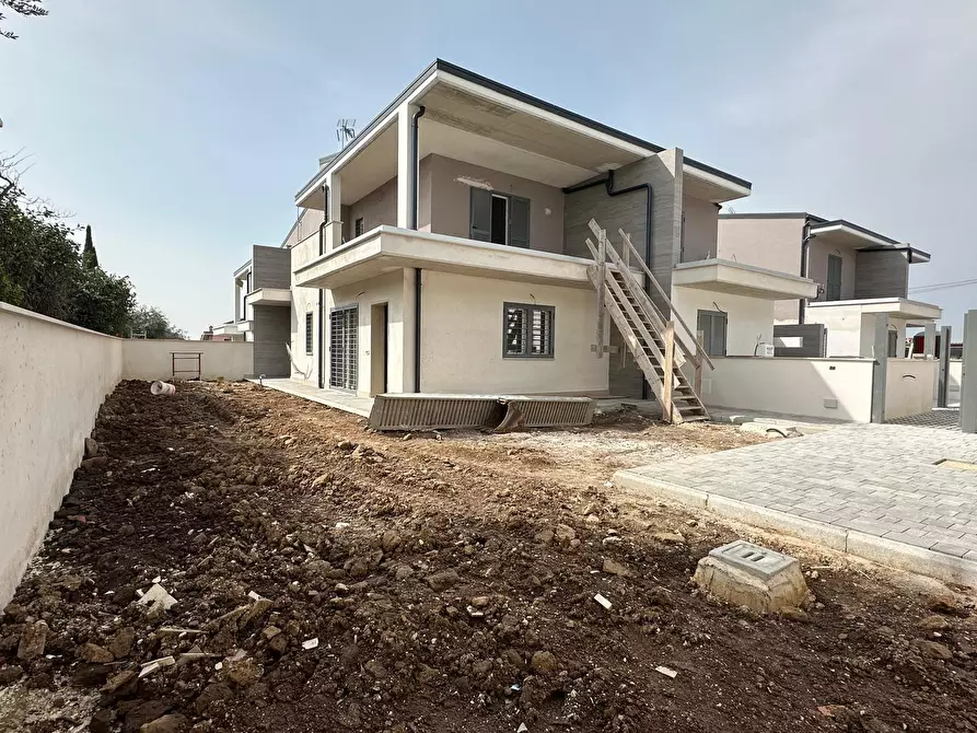 Immagine 1 di Villa in vendita  in Viale Valle dell'Aniene 22 a Guidonia Montecelio