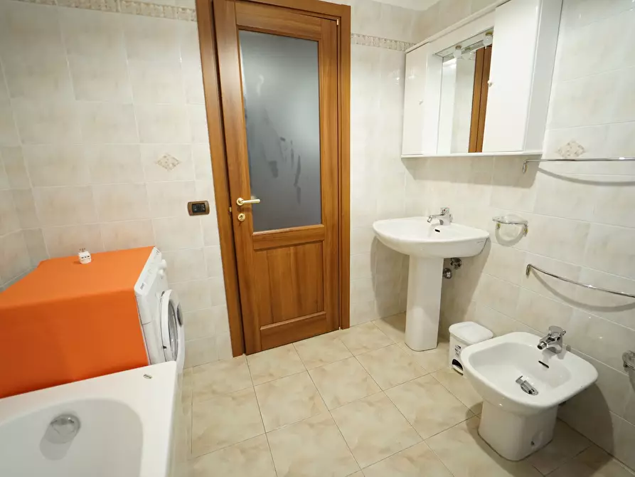 Immagine 16 di Trilocale in affitto  a Chiavari