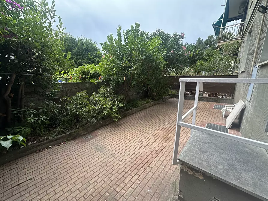 Immagine 14 di Bilocale in affitto  a Chiavari