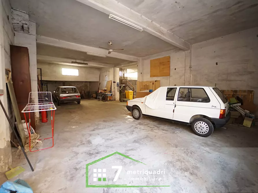 Immagine 9 di Magazzino in affitto  a Chiavari