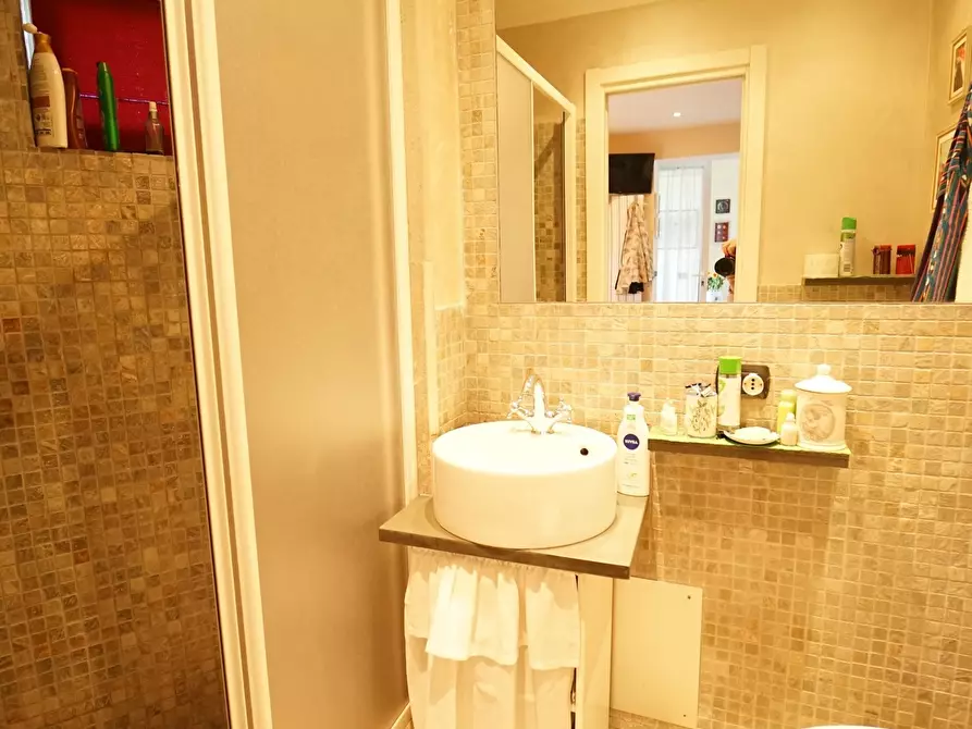 Immagine 12 di Bilocale in affitto  a Chiavari