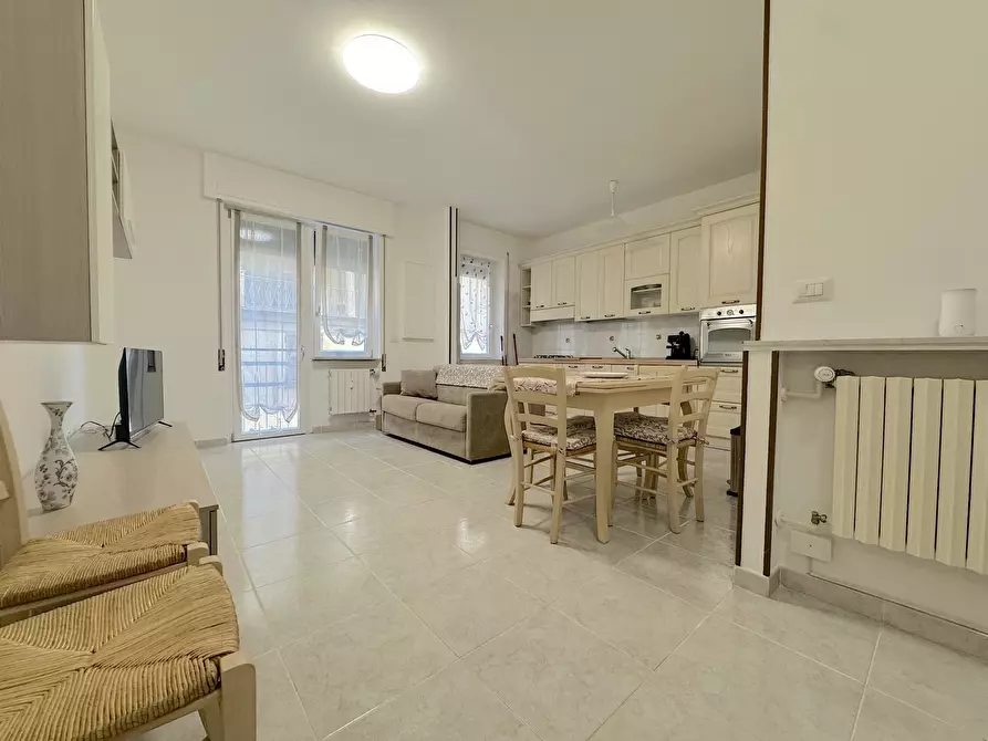 Immagine 5 di Trilocale in affitto  a Chiavari